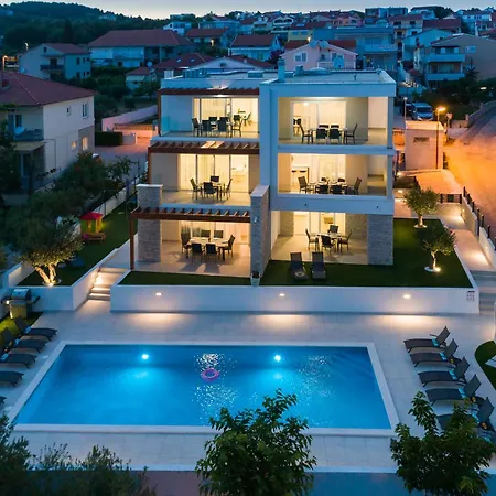 Lägenhetshotell Corcovado Deluxe With Heated Pool 4*