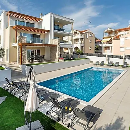 Corcovado Deluxe With Heated Pool