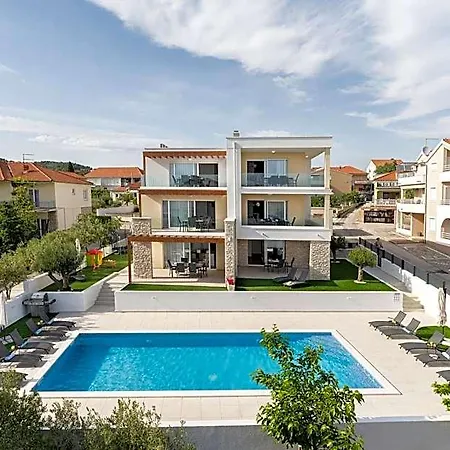 Corcovado Deluxe With Heated Pool Апарт-отель 4*
