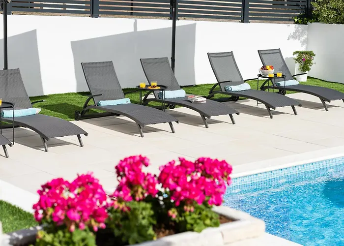 Апарт-отель Corcovado Deluxe With Heated Pool 4*